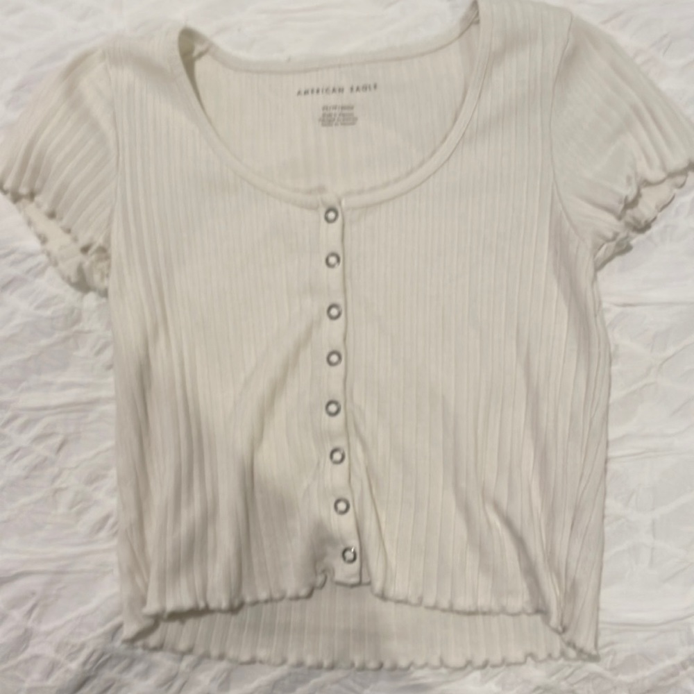 White tee
